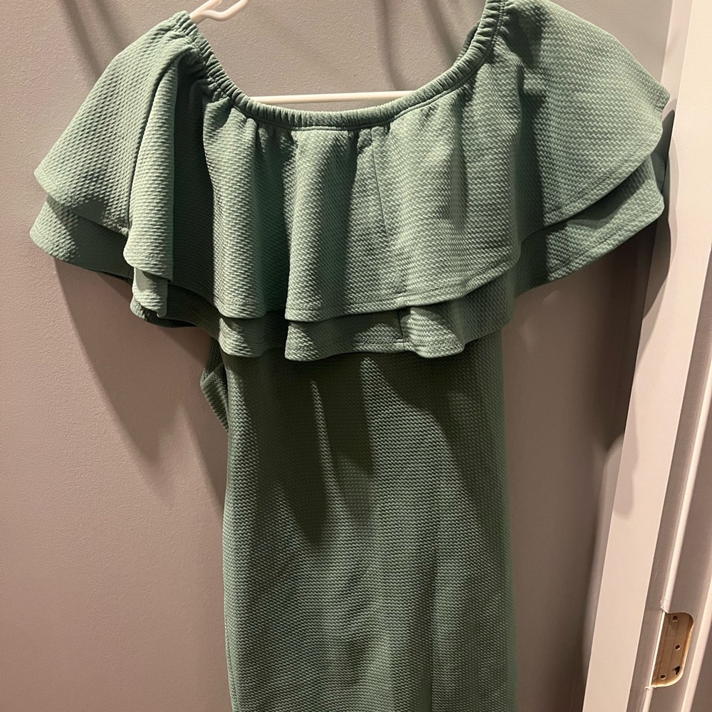 Maternity Off-Shoulder Ruffle Dress